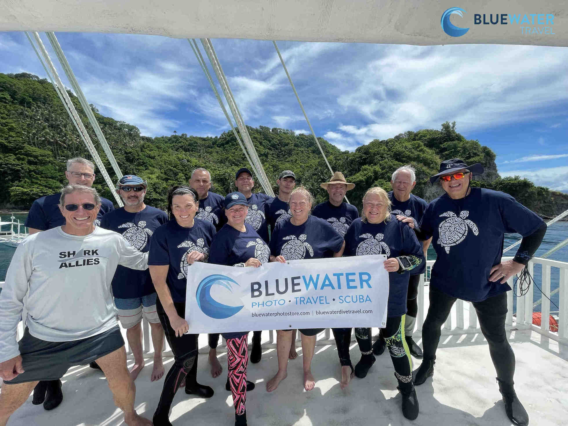 A happy group of divers!