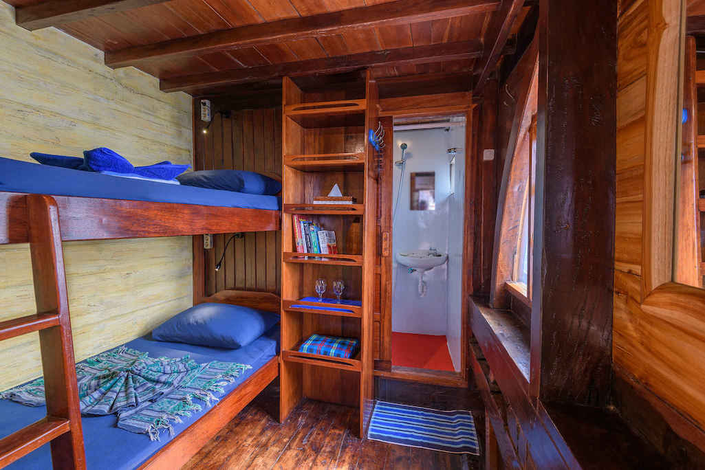 Mari Liveaboard