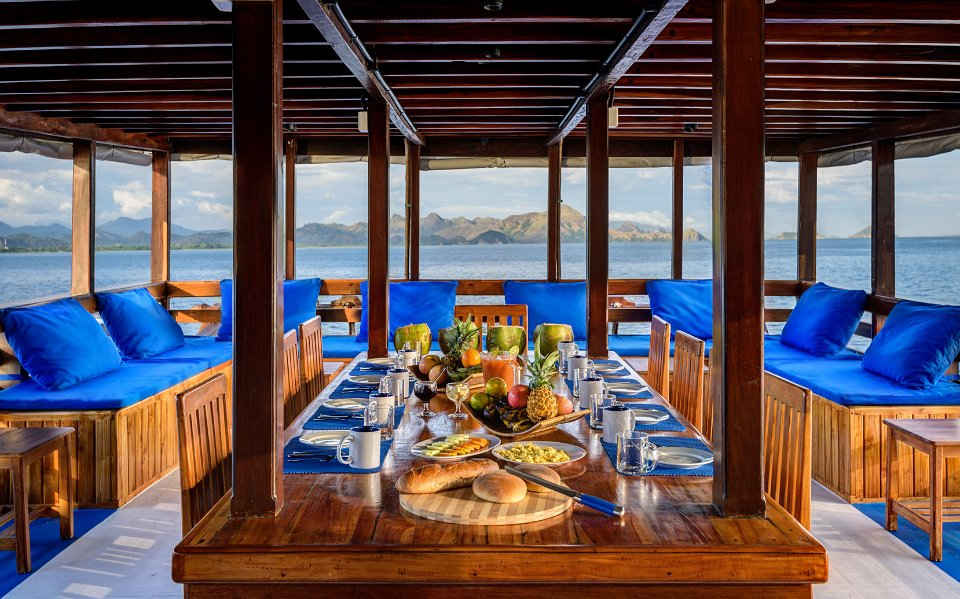 Mari Liveaboard