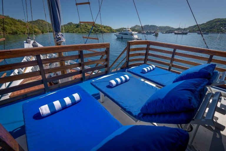 Mari Liveaboard