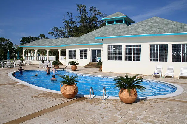 turquoise-pool-03.jpg