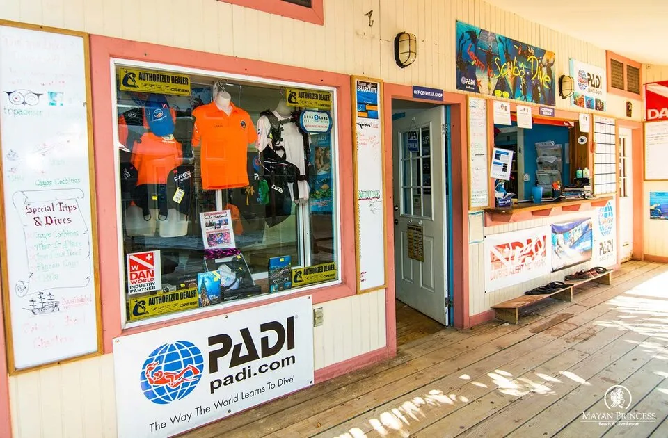 Dive shop at Maya Princess Roatan