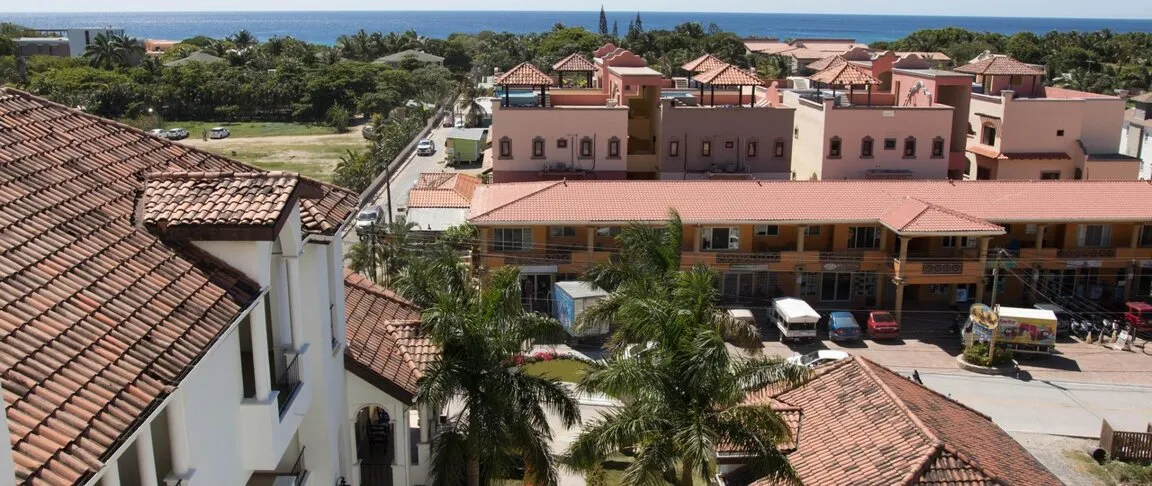 west-bay-colonial-suites-2.jpg